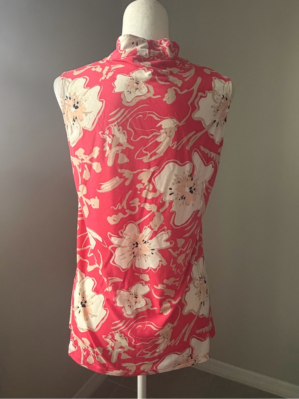 KARL LAGERFELD PARIS Coral Pink Floral Twist Neck Sleeveless Blouse Size Medium - Picture 3 of 11